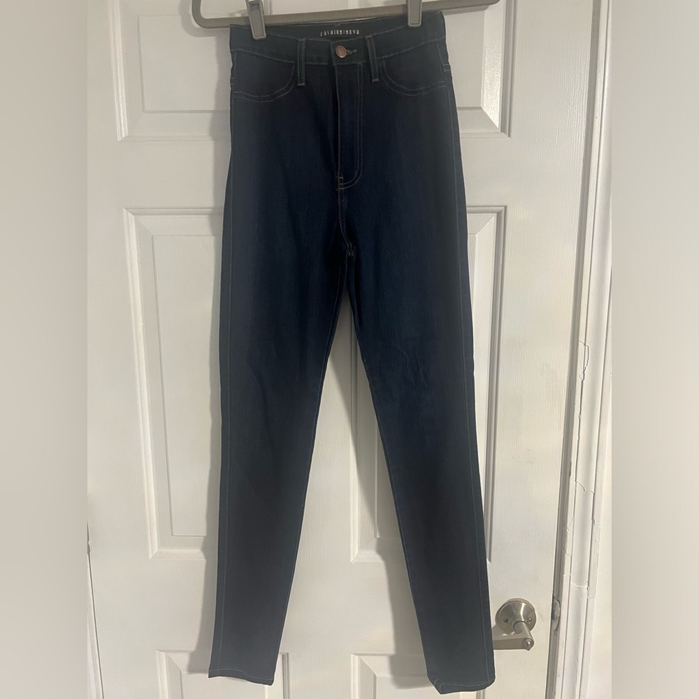 Women’s Fashion Nova Deep Indigo Skinny jeans, size 5.